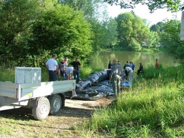 2005schlauchboot (1).JPG